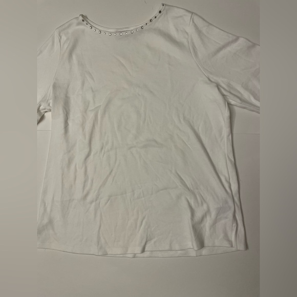 Quaker Factory Womens Top Sz L White Grommet Trim Neck Short Sleeve TShirt - Picture 2 of 4